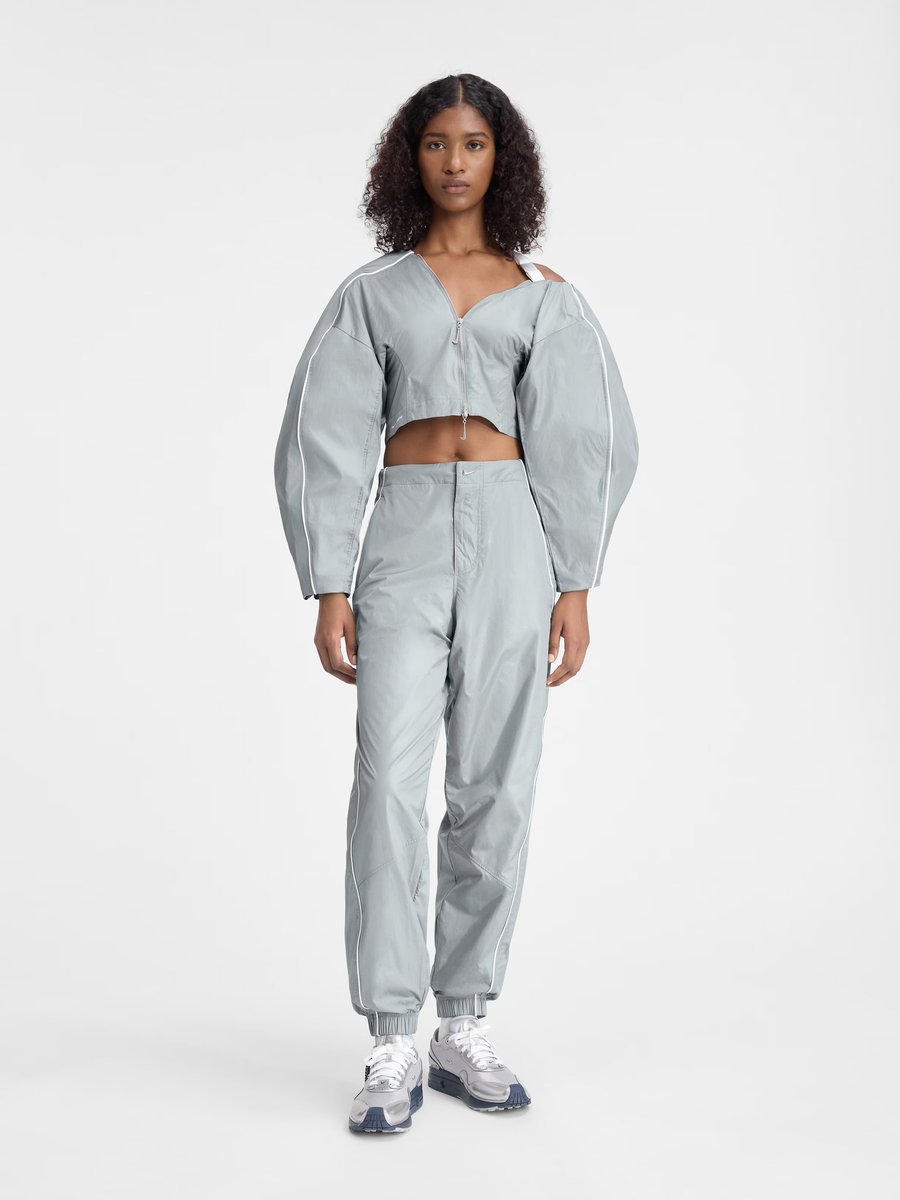 StreetFashion01's tweet photo. Jacquemus x Nike (2024) https://t.co/WB4Sfv2DQU