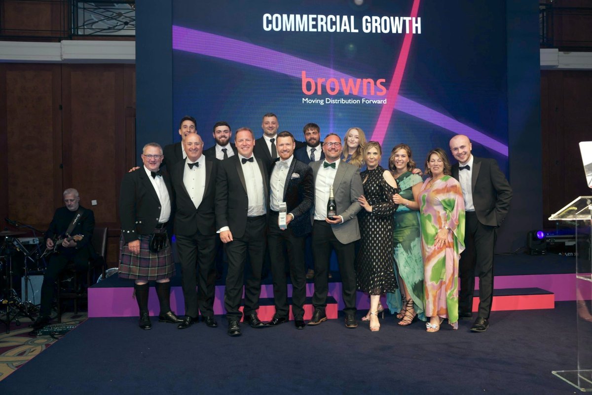 Palletline's Commercial Growth award was scooped by <a href="/BrownsGroup/">Browns Distribution</a> for its significant network volume growth in 2023! 🥂🍾

Congratulations Team Browns! 🎉

#PalletNetwork #ThePowerOfPartnership #Awards24 #PalletlineAwards24 #Beyond