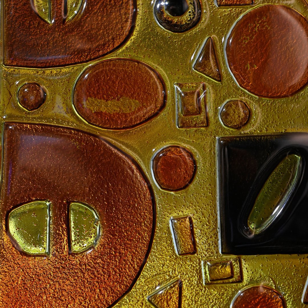 surfacethinking's tweet image. Inspired by the popular return of colour within design, we will be exploring the beautiful array of textured and colourful materials displayed by our exhibitors at the last edition of Surface Design Show. 🌈👏
 
#SDS25 #ColourfulDesign #DesignWithColour