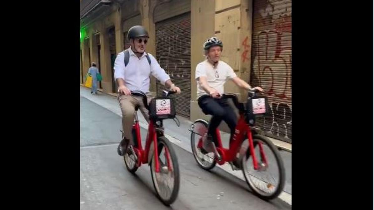 ManelPiM's tweet image. Permeteu-me un fil, als pobres només ens queda el dret a la protesta. Us explicaré com opera el #PlaEndreça de la Barcelona de Collboni, com l'acció d'un suposat ajuntament d'esquerres fomenta la desafecció i, en conseqüència, l'expansió de les dretes. 
Fil a l'agulla!🪡