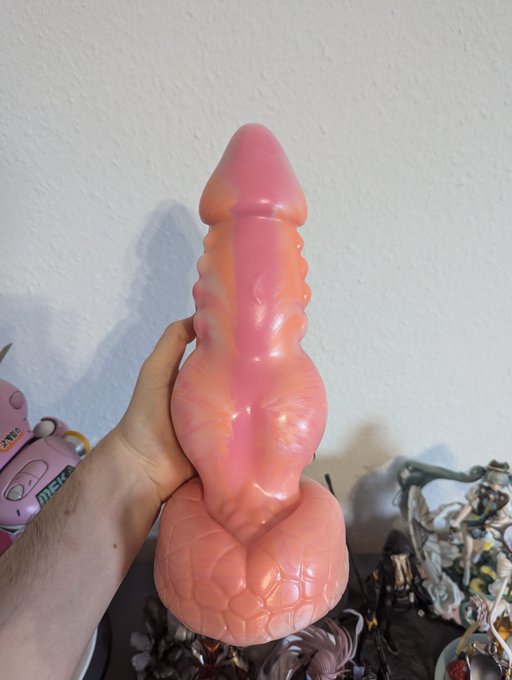 Told the folks at @TwinTailToys to surprise me with something cute that includes pink and apricot and<a class="tags" target="_blank" title="On Twitter" href="/?out=eyJ0eXAiOiJKV1QiLCJhbGciOiJIUzUxMiJ9.eyJpYXQiOjE3MjI0MTY3NDMsImlzcyI6InR3cG9ybnN0YXJzLmNvbSIsIm5iZiI6MTcyMjQxNjc0MywiZXhwIjoxNzUzOTUyNzQzLCJyZWRpcmVjdF91cmwiOiJodHRwczovL3R3aXR0ZXIuY29tL1R3aW5UYWlsVG95cyJ9.jkGD6OVybEw4THTsLpLvUcVP_JDSL1vatrdXdlxjC8Bqc2Ny3zTgk4gpa8ZsvqqLW3NJSKTLrj5Ee6h2-t5ftQ">@TwinTailToys</a>