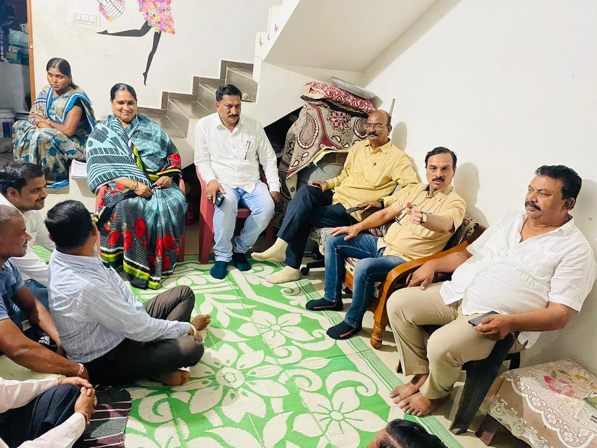rajeev_potdar's tweet photo. कळमेश्वर तालुक्यातील बुधला, सूसुंदरी व सावनेर तालुक्यातिल केळवद या गावात बैठक घेण्यात आली. यावेळी माझ्यासह प्रामुख्याने उपस्थित 
मनोहरजी कुंभारे, प्रकाश टेकाडे, ईमेश्वरजी यावलकर, संदीपजी उपाध्ये, रामराव मोवाड़े, मंदार मगळ , स्थानिक पदाधिकारी व कार्यकर्ते उपस्थित होते. https://t.co/j1KpV8kH3g