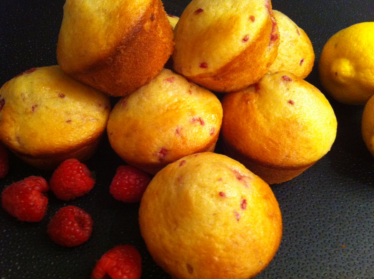 clubfoody1's tweet image. Today is National #RaspberryDay
Lemon Raspberry Muffins... a favorite of mine! 💖
(check out my next posts👆for more raspberry recipes 😋)

#YouTube📽️: youtu.be/ula-oeNC-6A
#RECIPE ➡️: clubfoody.com/cf-recipes/lem…

@EventGuideToday @DiningGuide2Day