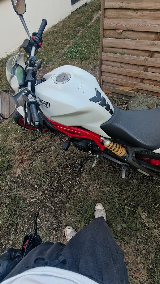 Cassage de to-do
Grosse séance jambes
Balade à moto au soleil

La vie est belle