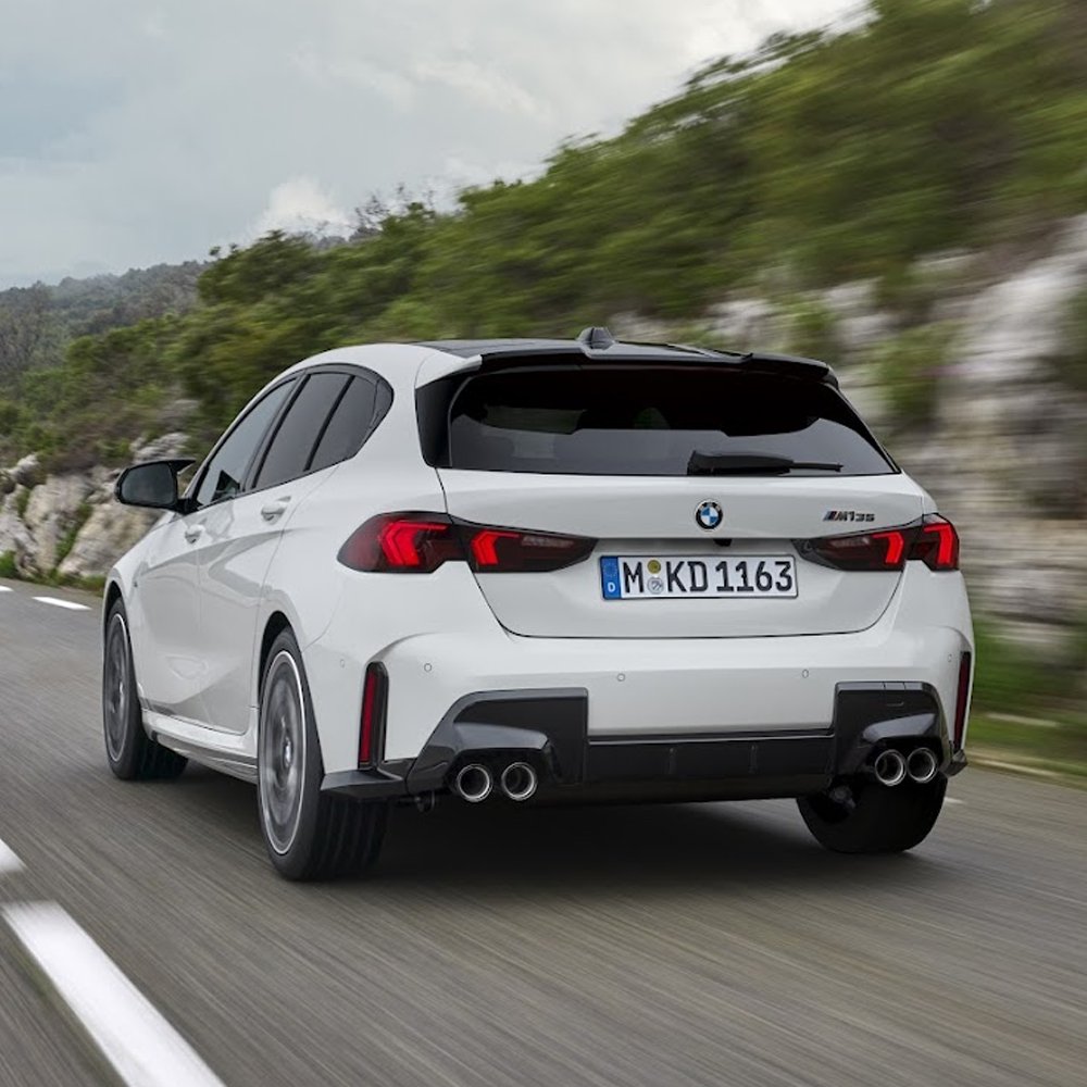 SC_Leasing's tweet image. Behold the new BMW 1 Series, arriving with a lowered stance and sharpened driving dynamics to make it the sportiest vehicle in its class, according to the German firm.

eu1.hubs.ly/H09WLW60

#bmw #1series #bmw1series #sport #german #new #news