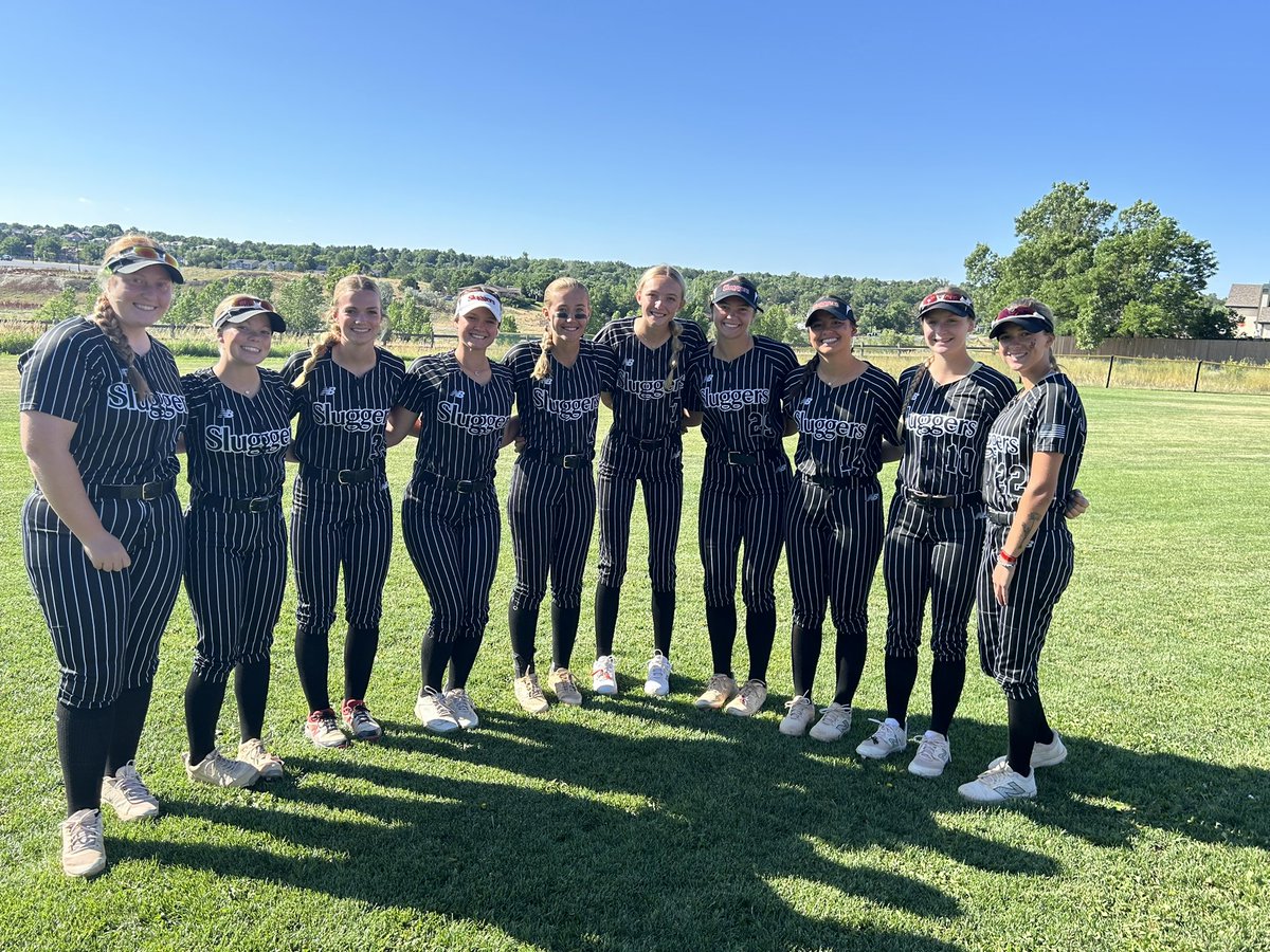We are ready to roll in bracket today!  Beautiful day for some Slugger softball!