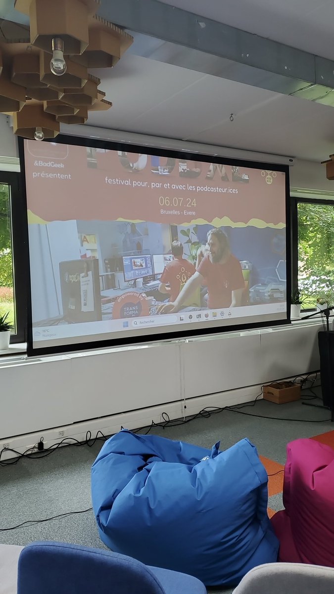 Une partie de l'équipe est en Belgique pour @PodBXL ! À demain 😍🔥