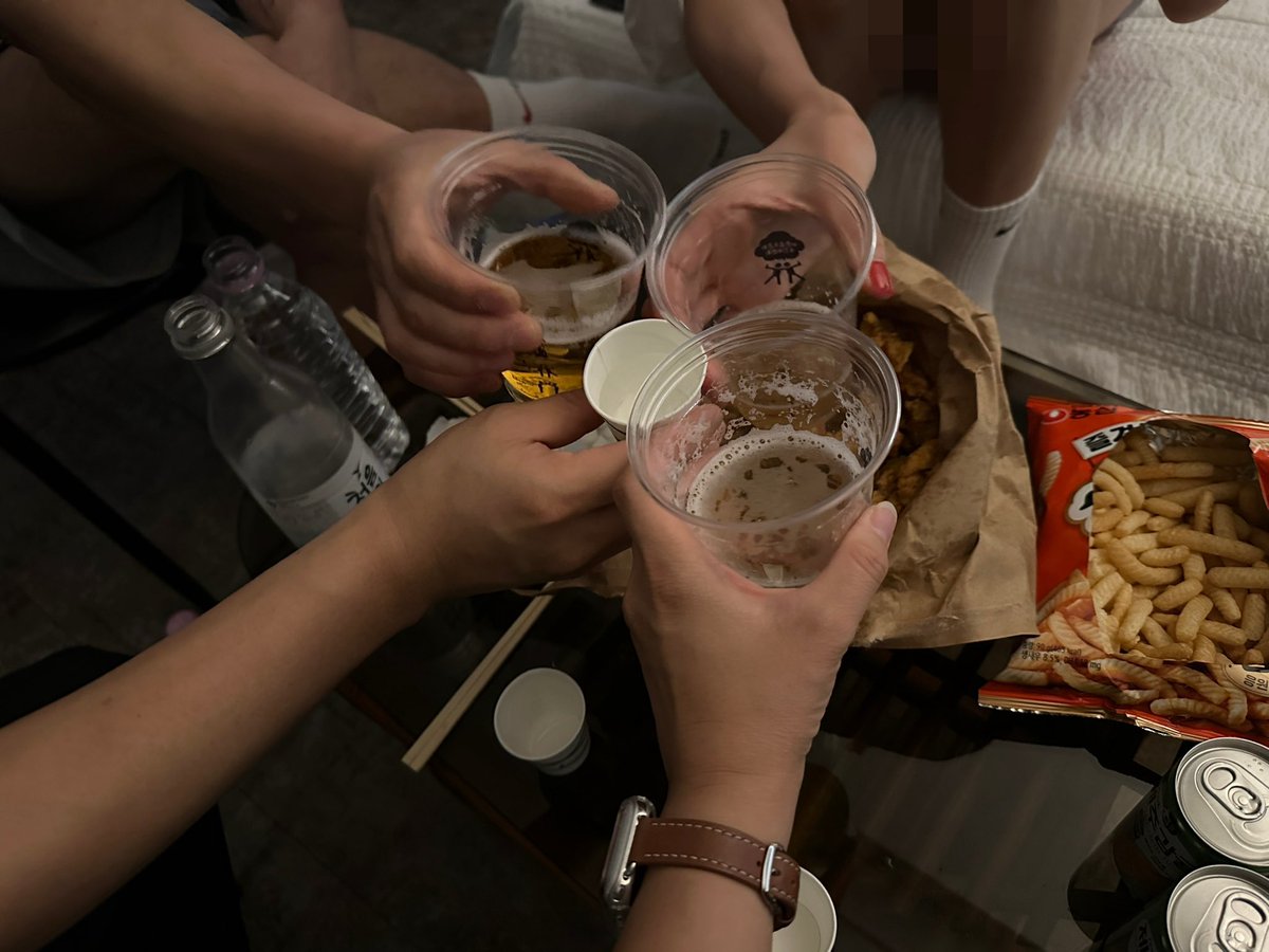 언제나 재밌는 부커만남ㅋㅋㅋ
#오늘은치킨무쏟지않기 <a href="/hhw56780022/">땡땡부부💛</a>