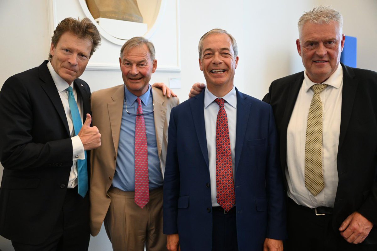 Nigel_Farage's tweet photo. Britain Needs Reform. 🇬🇧 https://t.co/pE8KKyNkTd