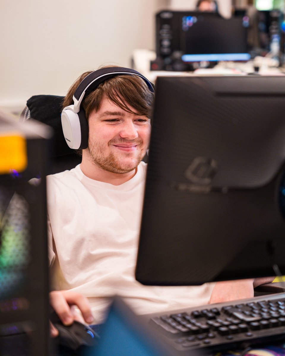 esports player foundation tweet media