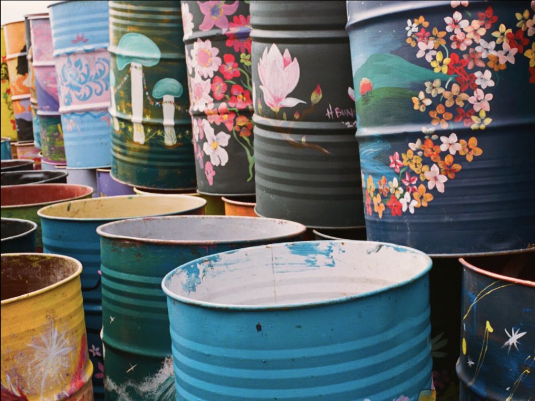 FiascoDesign's tweet image. From the studio: what creative titbits have we rounded up this week?

We&apos;ve got some great picks in this week&apos;s edition, by the likes of @bbccreative, @glastonbury, @JoMaloneLondon, NM Type &amp;amp; more 🐻 

Here → mailchi.mp/fiascodesign/f…