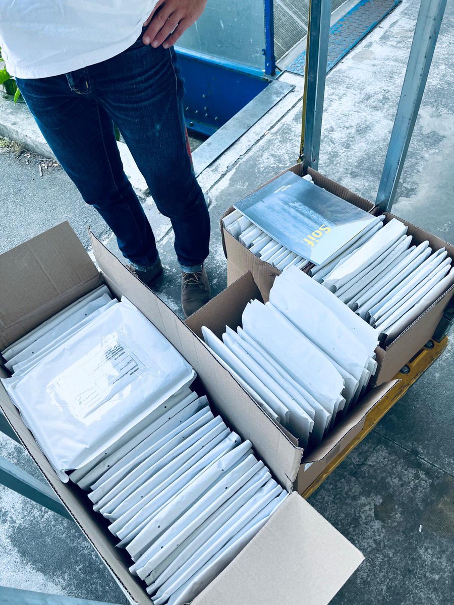 SOIF, la revue de l'eau (@soiflarevue) on Twitter photo Vous n’avez pas encore commandé votre exemplaire de Soif, la revue de l’eau ?
Il est en vente par ici 👇
soif-la-revue.fr/commander
(Prochaine série d’expéditions chez vous la semaine prochaine 📮)
Mais aussi à la librairie La Géolibri à @DarwinBdx à Bordeaux 🤩 Vous n’avez pas encore commandé votre exemplaire de Soif, la revue de l’eau ?
Il est en vente par ici 👇
soif-la-revue.fr/commander
(Prochaine série d’expéditions chez vous la semaine prochaine 📮)
Mais aussi à la librairie La Géolibri à @DarwinBdx à Bordeaux 🤩