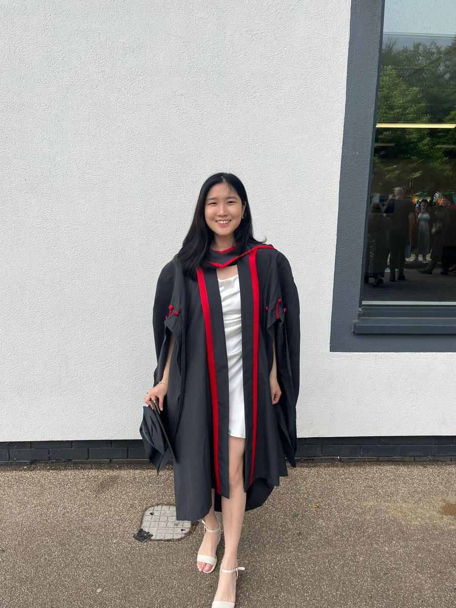 Congratulations to all the students who have graduated from @rwcmd this week. Great to see so many familiar faces. 

Best wishes from everyone here at P78!! 🎉🥂

#Gratuation24 #CongratulationGraduates #P78Staff #RWCMD