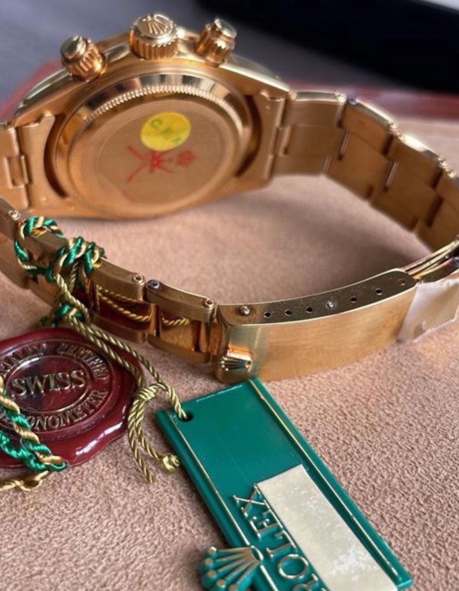 Jay Z casually sporting a 4 million dollar 1 of 1 Rolex Daytona made for Sultan of Oman.