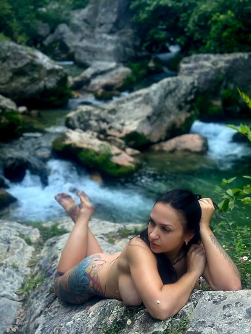 Oryginalne g&oacute;rskie upierdzielone kopytka :) A całą resztę znajdziesz w moim niegrzecznym filmie 😈  https://t