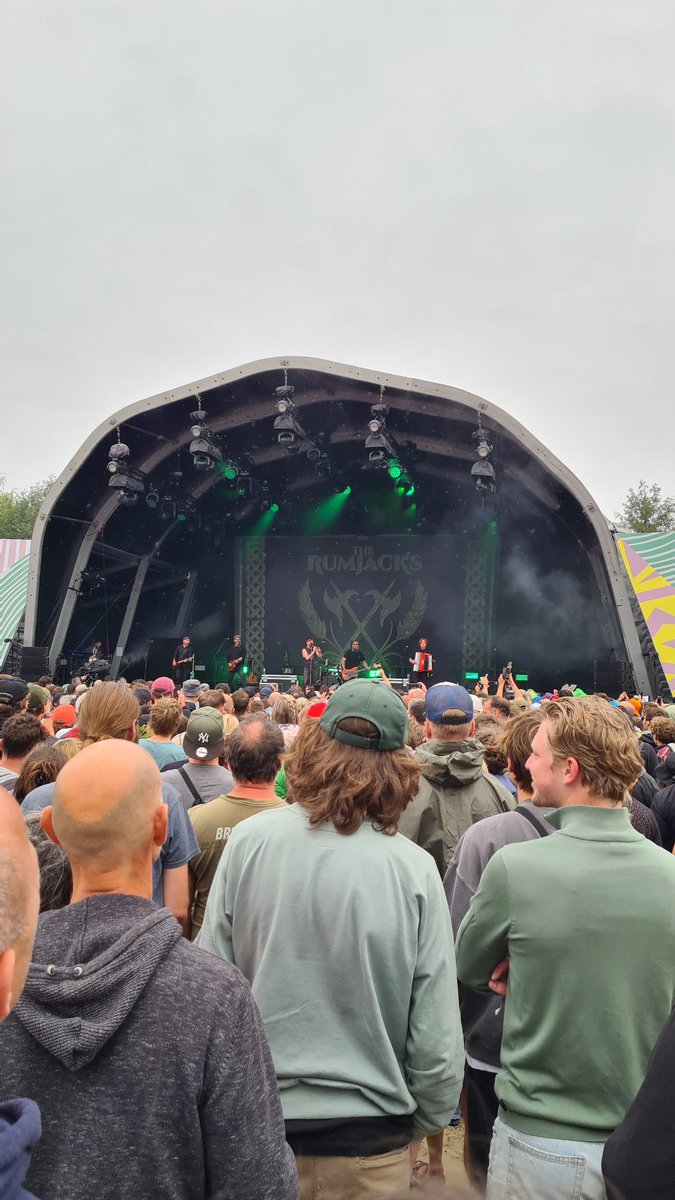 SvenHilbrants's tweet photo. Vandaag begonnen met #RumJacks en #Simpleplan. Niet verkeerd wat mij betreft. #RockWerchter https://t.co/4D4WnKCl60