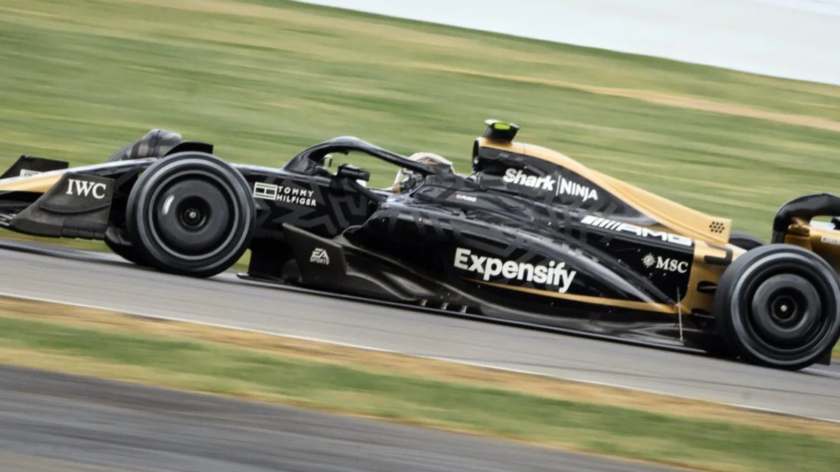 Jalopnik tweet media