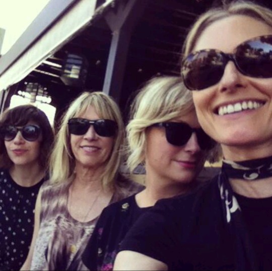 BillPourquoimec's tweet image. Carrie Brownstein Kim Gordon Amy Poehler Aimee Mann