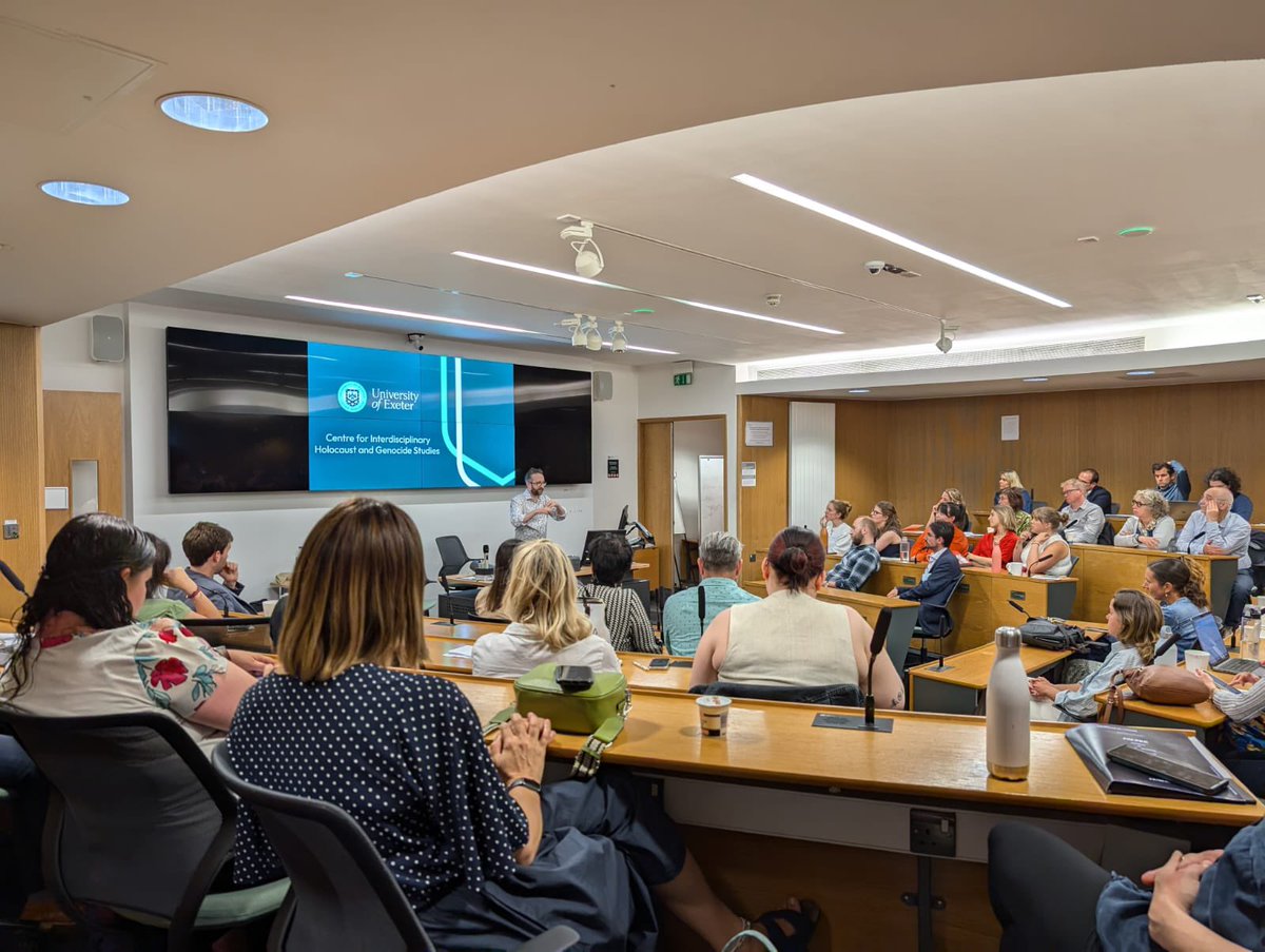 itsleahlawford's tweet image. Great two days at the annual @_BIAHS_ conference, and the launch of the new @ExeterCIHGS !! 

Big well done to @DavidTollerton and @IsabelleMutton for all your efforts in organising this fantastic conference!