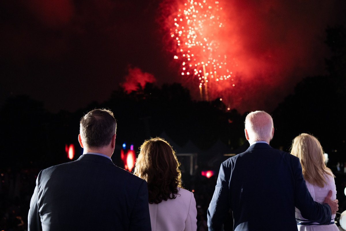 VP46Archive's tweet photo. It was a joy to celebrate Independence Day at the White House last night.

We hope everyone had a happy and safe Fourth of July! https://t.co/NX9L5967WU