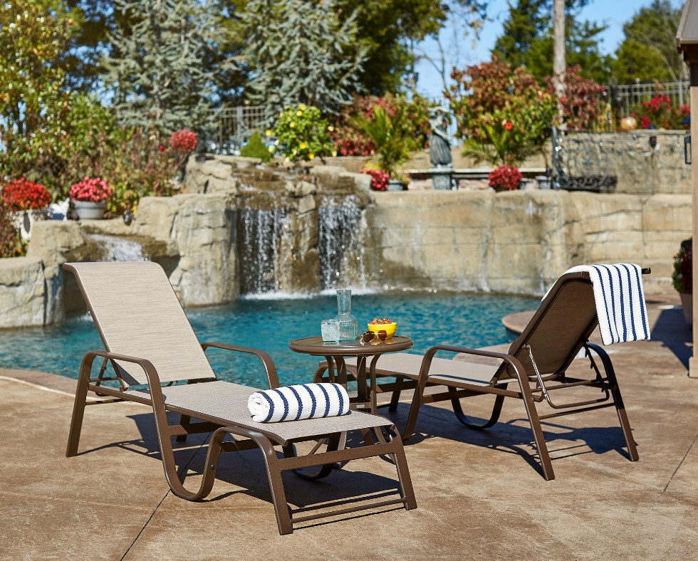 For 40 years Winston® has delivered casual comfort, earning our furniture coveted spots on specialty showroom floors and ultimately in the outdoor spaces of our customers. #outdoorliving #outdoorfurniture #patiofurniture #sequoiaoutback
Blog: decksupplies.com/blog/outdoor-f…