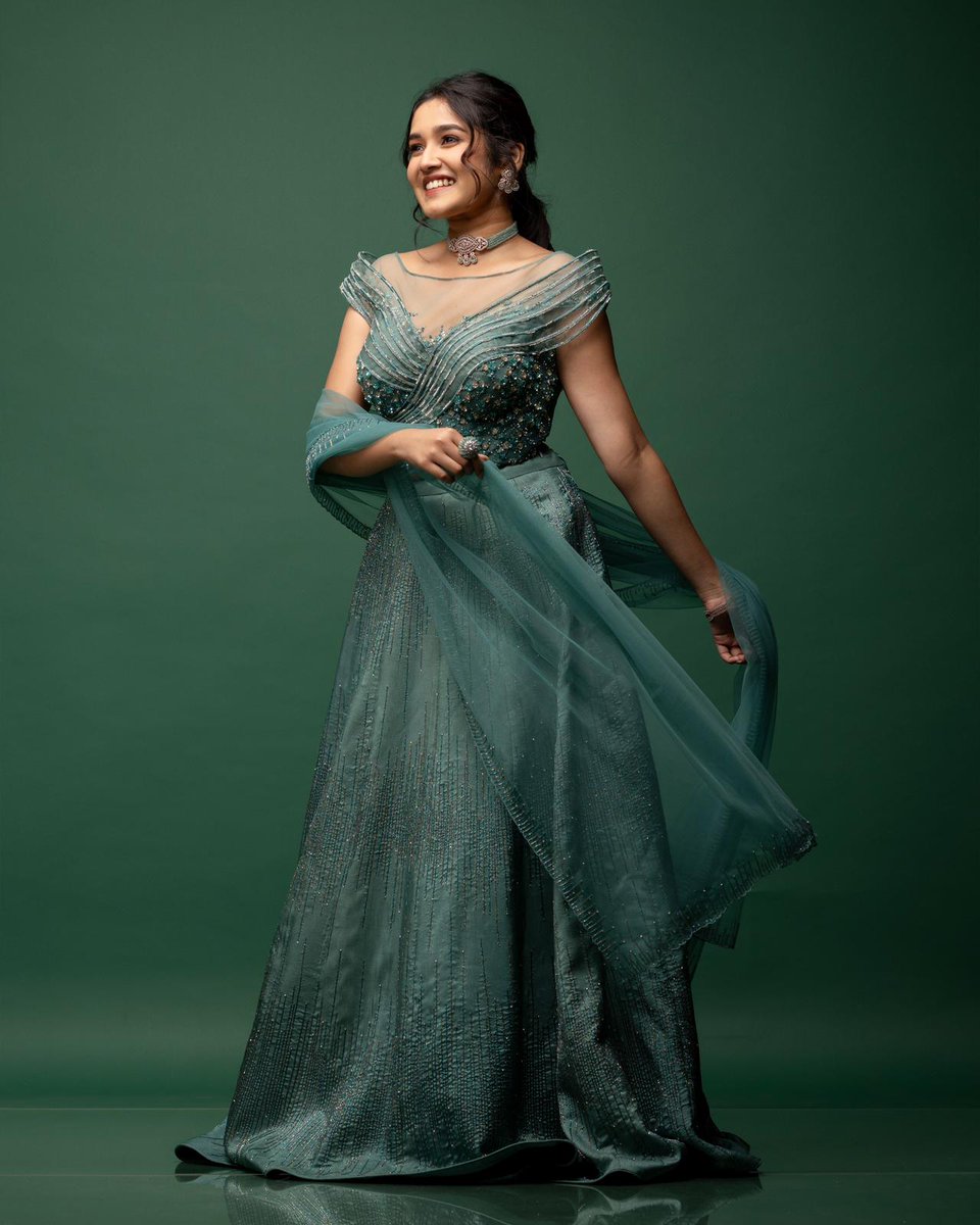 kalakkalcinema's tweet photo. Actress #AnikhaSurendran looks stunning in her latest clicks📸

Shot by @kiransaphoto 

@teamaimpr https://t.co/D843sqAxCQ