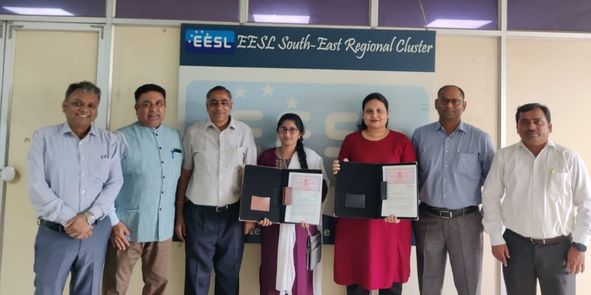 MagazineTvc's tweet photo. An agreement has been inked between Telangana woman entrepreneur M/s Padma Vadthya and Energy Efficiency Services Limited (EESL)

@EESL_India #energy #finance #enterpreneur #textileindustry #TextileUpdates #textiles #business

https://t.co/bHJ7OjvJk6 https://t.co/yYo8M66aOu
