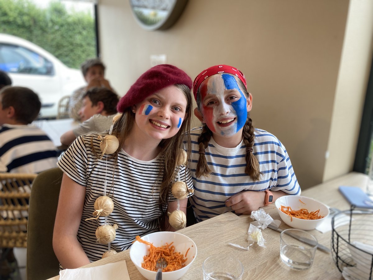 Emanuel_School's tweet photo. The Year 7 trip to Normandy was formidable!
Highlights included a lovely day at Arromanches beach, a brilliant soirรฉe franรงaise and a fun day at @FestyLand park. ๐ซ๐ท
#FieldWeek #Normandy https://t.co/P7GAwa90FI