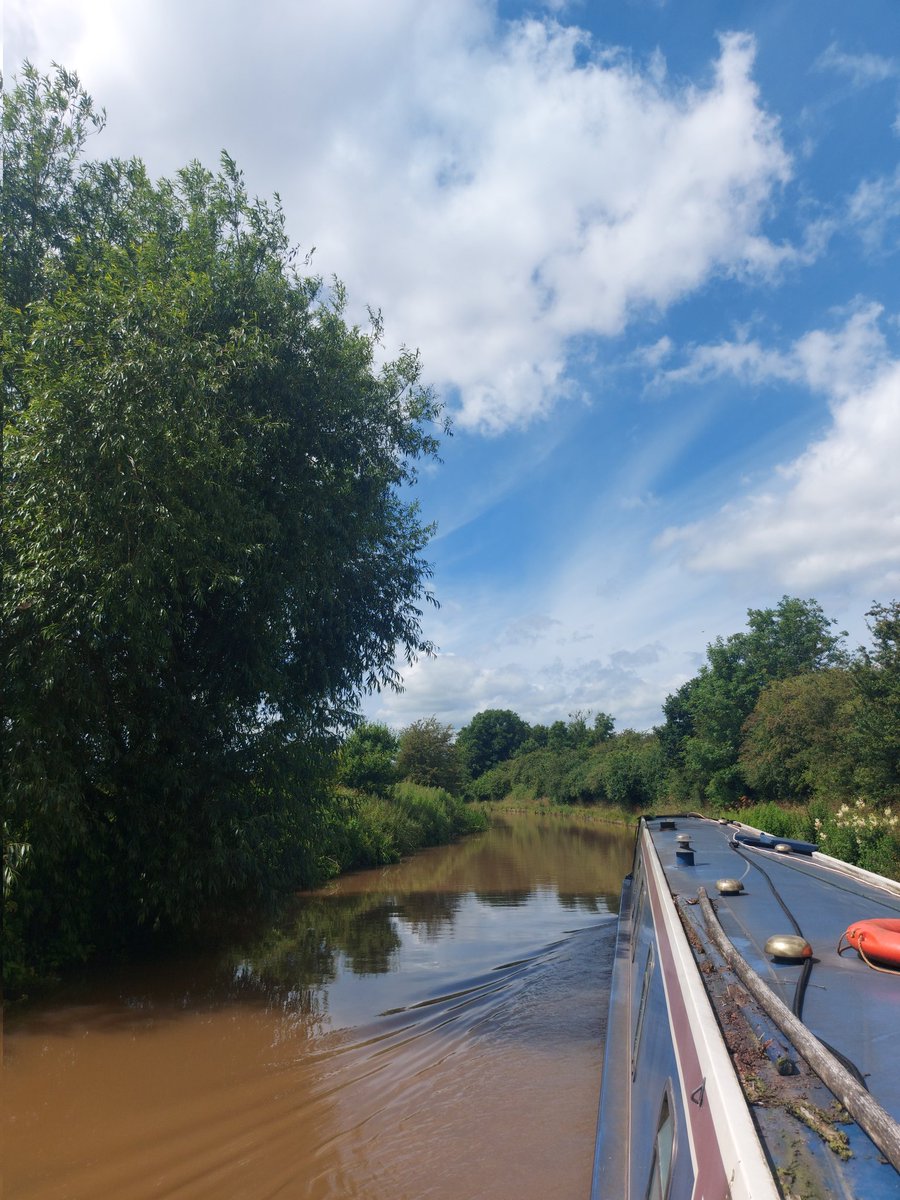 nb_Snowgoose's tweet photo. Great day to be out on the canal l #NotMyBoat https://t.co/mwR2mv8wgj