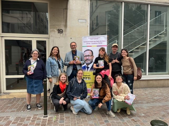 Dernier jour, derniers tracts (on continue toute la journée !), derniers messages : 

Je serai votre député de terrain, combattif, présent à vos côtés, pour renouer le dialogue et la coopération entre toutes les acteurs de nos deux villes.