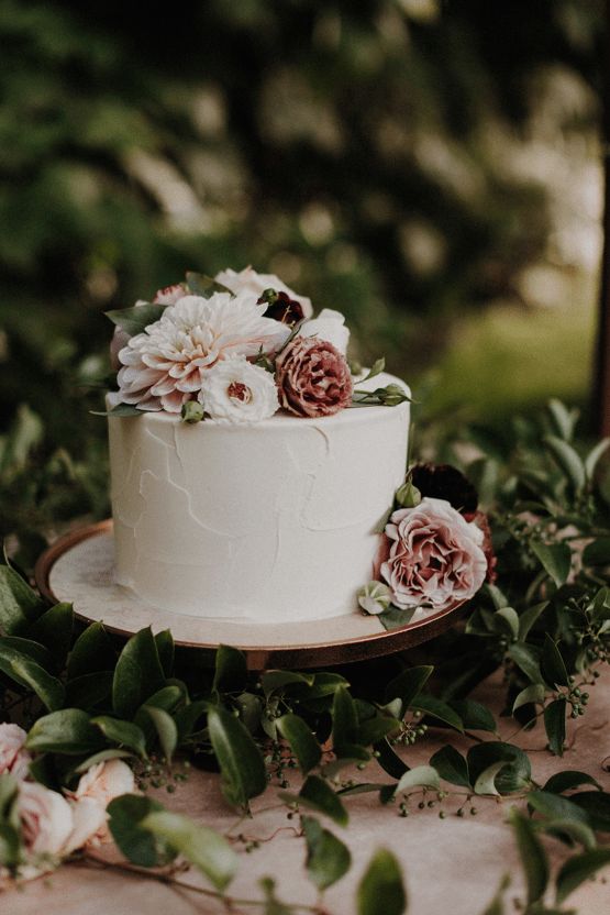 HappyWeddingApp's tweet photo. White Rose Wedding Cake Timeless Beauty for Your Special Day
.
.
#WhiteRoseWeddingCake #WeddingCake #BridalCake #WeddingDesserts #ElegantCakes #WeddingInspiration #CakeDesign #WeddingIdeas #RoseCake https://t.co/WJnLXMLxZ3