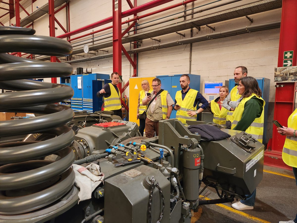 TP_Coleurope's tweet photo. What do trains 🚆 have to do with boats 🚢? The answer is... intermodality! 

#ETCR seminar discovered how the @PortofAntBruges is partnering with @SNCB and @Infrabel to connect container terminals to the rail infrastructure.
#CoEsummer https://t.co/dzCYqznB2b