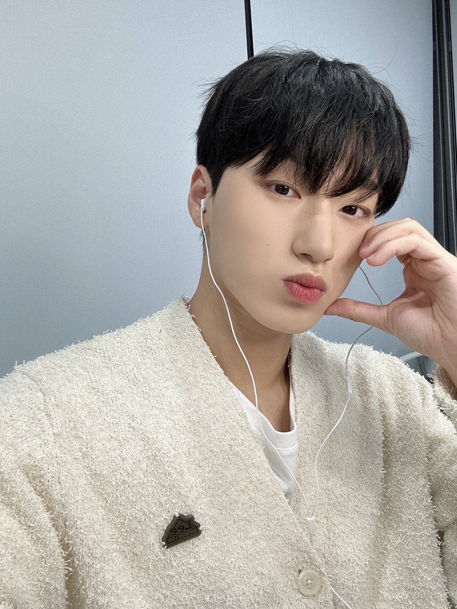 Hyunwdoo's tweet photo. https://t.co/6H65sTsGHh