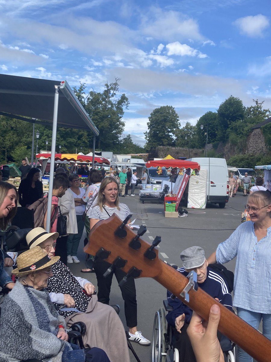 🔵 Mobilisés pour ce dernier jour de campagne au marché de Villejean et de Montfort ! 
🗳️Dimanche, je compte sur votre mobilisation !
