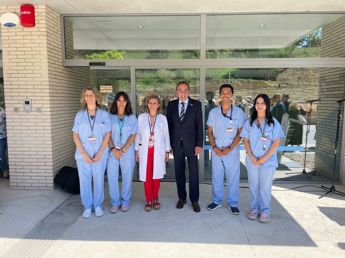 Avui hem innagurat el nou consultori de Viladecavalls.
Moltes gràcies a l' ajuntament per les instal.lacions , al Catsalut l'equipament i al Hble president Rull per compartir aquest moment amb els professionals MutuaTerrasa