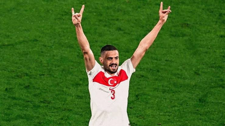senolvolkan's tweet photo. #BeFairUEFA https://t.co/PU19FHTeN5