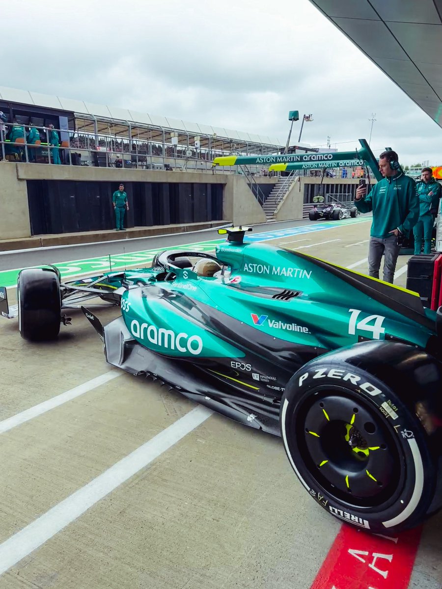 Getting FP1 underway at home.

#BritishGP