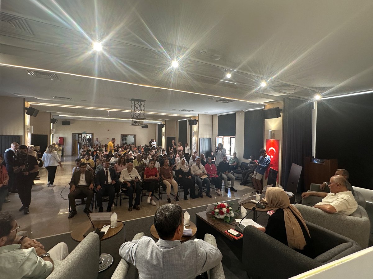 Van İl Halk Kütüphanesi tweet media