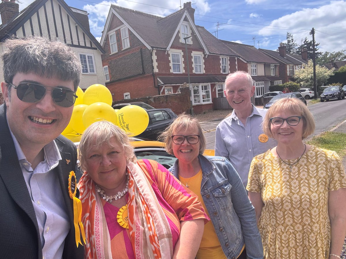 Thank you to everyone in #GodalmingandAsh, who pledged their support to Lib Dem <a href="/PaulDFollows/">Cllr. Paul David Follows 🔶</a> 🔶 

Congratulations to <a href="/Jeremy_Hunt/">Sir Jeremy Hunt MP</a>, who was elected to parliament 🗳️

<a href="/PaulDFollows/">Cllr. Paul David Follows 🔶</a> looks forward to continuing his work with local residents at the heart of our wonderful community 🧡