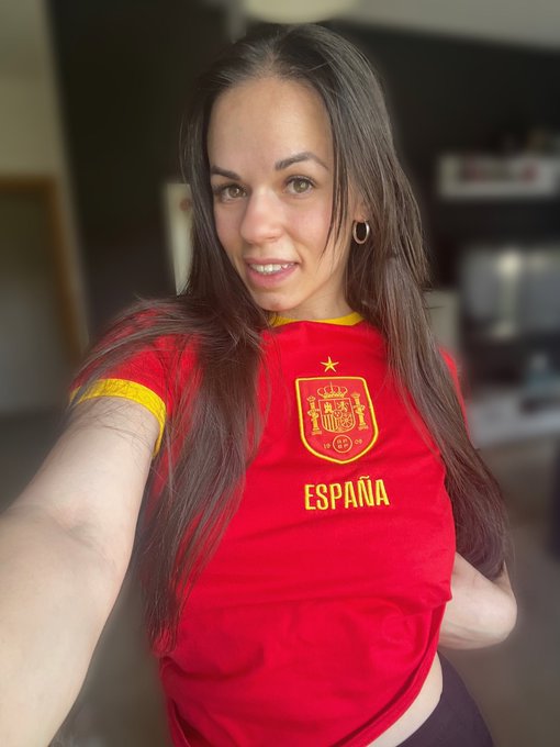 Hoy se gana?? 💪🏻 @SEFutbol #EURO2024 #Eurocopa #espa&ntilde;a #Alemania https://t.co/UEcmkCi9DU<a class="tags" target="_blank" title="On Twitter" href="/?out=eyJ0eXAiOiJKV1QiLCJhbGciOiJIUzUxMiJ9.eyJpYXQiOjE3MjA3NzE1MjAsImlzcyI6InR3cG9ybnN0YXJzLmNvbSIsIm5iZiI6MTcyMDc3MTUyMCwiZXhwIjoxNzUyMzA3NTIwLCJyZWRpcmVjdF91cmwiOiJodHRwczovL3R3aXR0ZXIuY29tL1NFRnV0Ym9sIn0.Z6sn6vmwq7aSWpkPETMRA2nHB8r9-BpyfT2wLBv3391DEldhZXRgbSnqMDcWWcaH-3UCPlVd83GK4vKC8IiHfg">@SEFutbol</a><a href="/tag/euro2024"class="tags">#EURO2024</a><a href="/tag/eurocopa"class="tags">#Eurocopa</a><a href="/tag/espa%C3%B1a"class="tags"><span>#espa&ntilde;a</span></a><a href="/tag/alemania"class="tags"><span>#alemania</span></a>