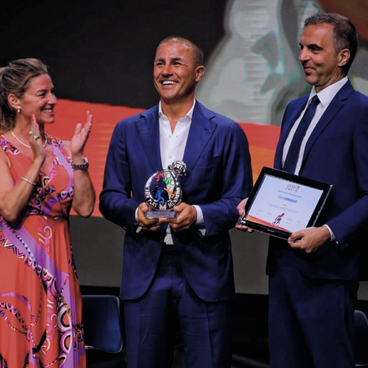 starsonfield's tweet image. 28° Premio Internazionale
Fair Play Menarini
.
#StarsOnField #Sof #FabioCannavaro #SamuelEtoo #FairPlayMenarini
