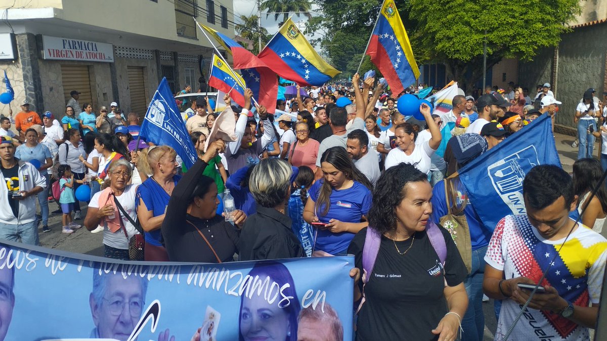 CemMontalban's tweet photo. Jueves,4jul #ADenresistenciamontalban, con una fé inquebrantable comenzamos la campaña,en unidad perfecta Gracias Montalbán #VenezuelaConEdmundo https://t.co/x8IkLSzVz6