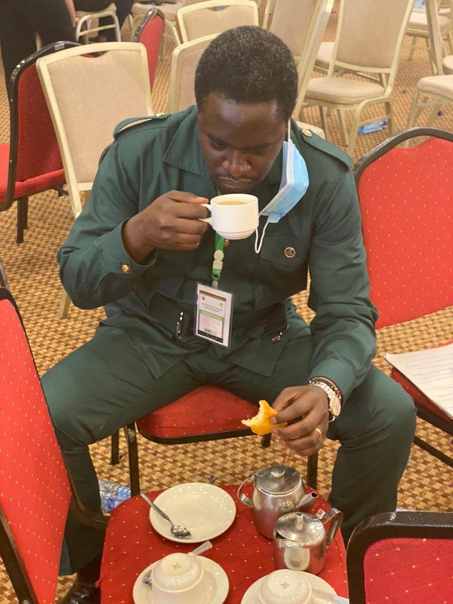 ItsChanzu's tweet photo. Otero at Statehouse😂 Mchezo wa taon . https://t.co/VTnZvhHjLS