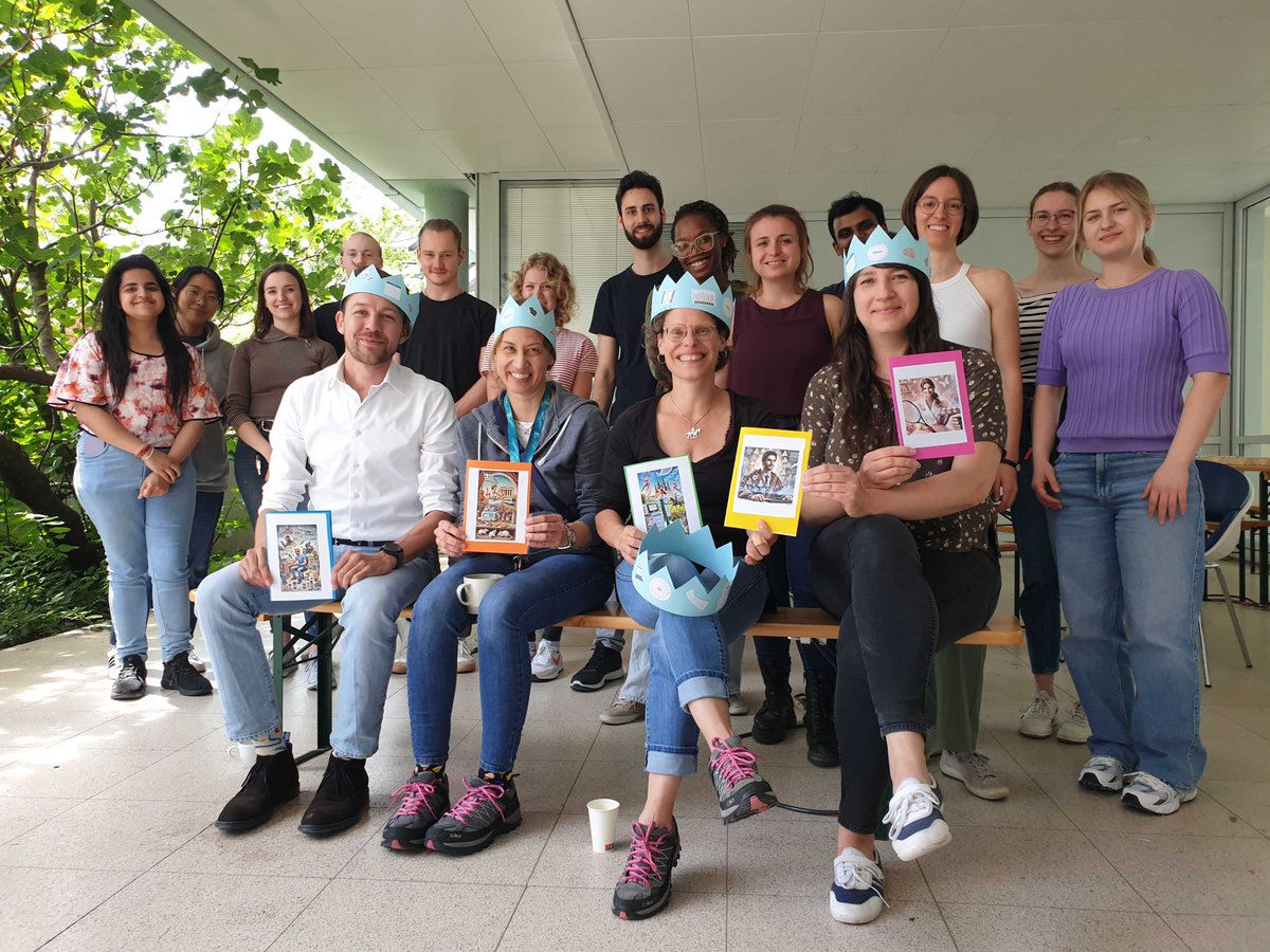 Great Microbiome &amp; Cancer Division Scientific Staff Appreciation Day <a href="/DKFZ/">DKFZ</a> today!
Thanks to our quintessential quintet Dinara Burnasheva, <a href="/GaiserRogier/">Rogier Gaiser</a>, Sabine Schmidt, Matina Papagiannarou and Eli Zamir - and to our PhDs and Postdocs for organizing this wonderful event.