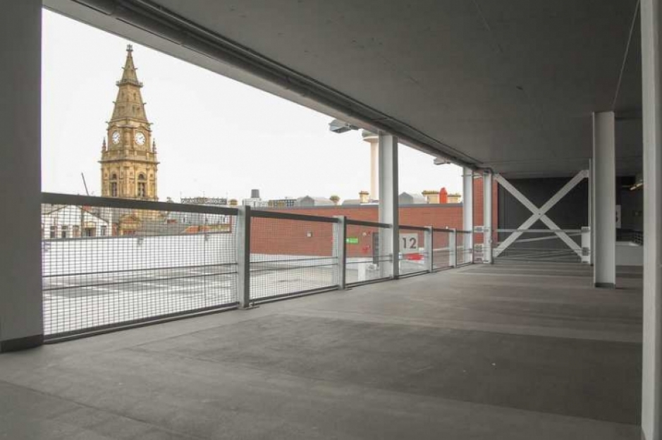 Our System 3 Vehicle Restraint System is ideal for spaces with typical 7.5m column spans. Need reduced deflection zones? Our Berry Flexi-Bollards are the perfect solution.
Find out more: zurl.co/fE0k
#VRS #vehicleprotection #infrastructure