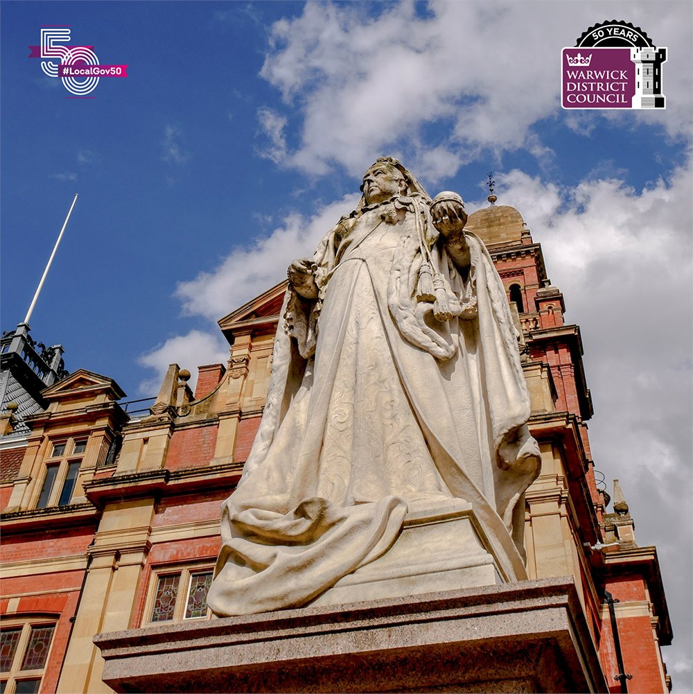 Warwick_DC's tweet photo. #WDCTrivia: The Queen Victoria statue outside Leamington Town Hall shifted one inch on its plinth on 14 November 1940, when a German bomb exploded nearby during the Coventry blitz. The statue was never put back, and now a plaque on the side commemorates this. #LocalGov50 #WDCis50 https://t.co/hCiHB0TwfC