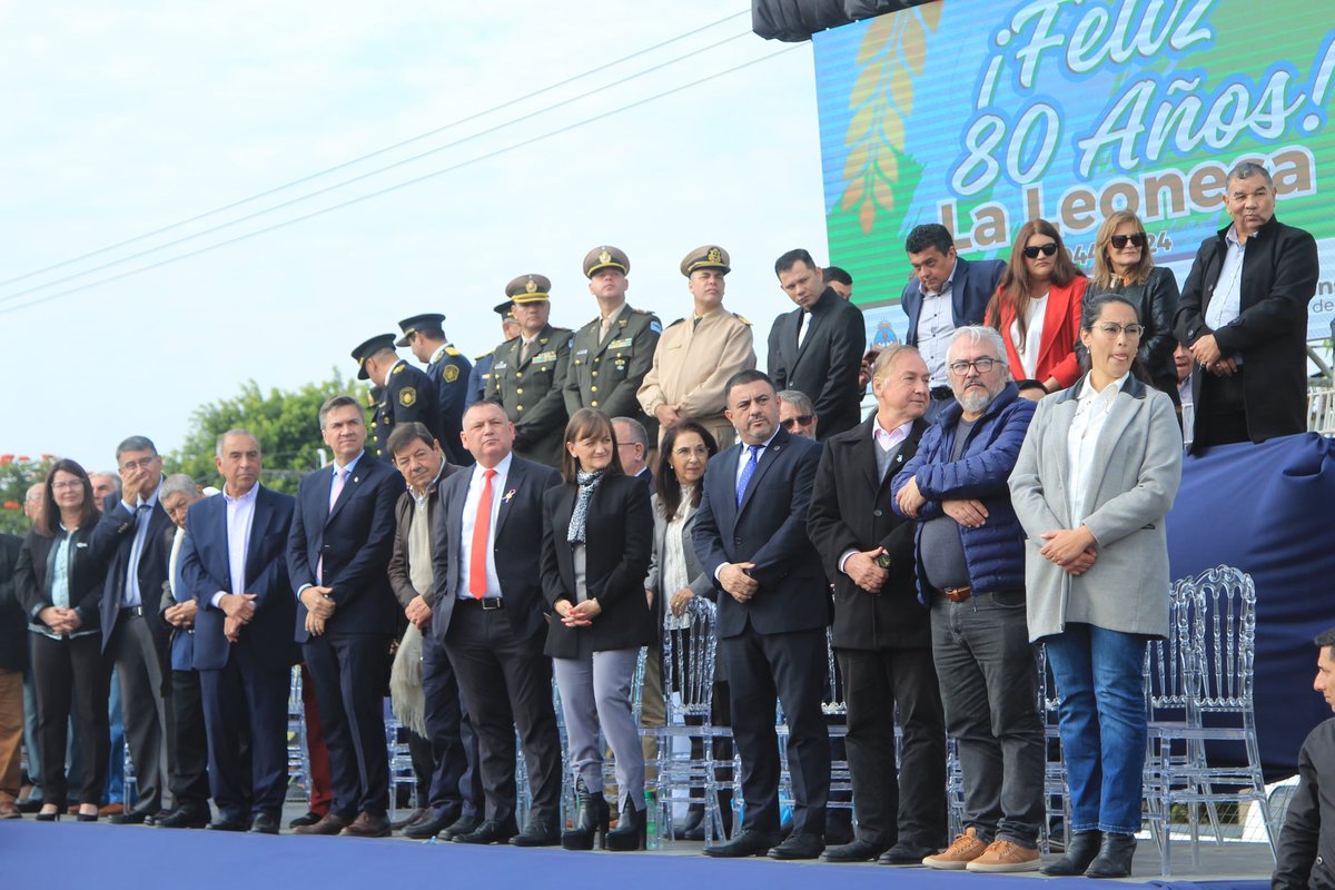 ConsulparRcia's tweet photo. Participamos del 80° Aniversario de Fundación de la ciudad de La Leonesa. Brillante y vibrante celebración, donde saludamos a los habitantes de la localidad de la Provincia del Chaco, en la persona del Intendente Municipal José Carbajal.
#ConsuladoPy #LaLeonesa #Chaco #Argentina https://t.co/TnGar80Eqm