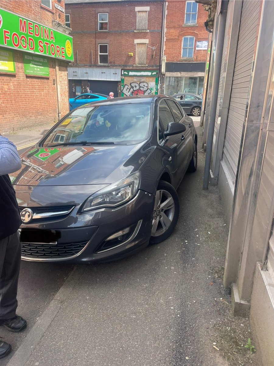 Someone needs to practise reverse parallel parking again so they don’t end up on the kerb 🤦‍♂️👮🏼‍♂️. Pcn issued! <a href="/ParkingReview/">Parking Review</a> <a href="/ParkingTeamNttm/">Parking Regulation & Compliance</a> <a href="/REACTNottingham/">R.E.A.C.T Nottingham</a> <a href="/Pavementsforpe2/">PavementsR4pedestrians</a> <a href="/PedestrianPaths/">Pavements4Pedestrian</a> <a href="/PavementParking/">Pavement Parking</a> <a href="/pavements4ppl/">pavements4people</a> #pavements4people #PavementParking #enforcement