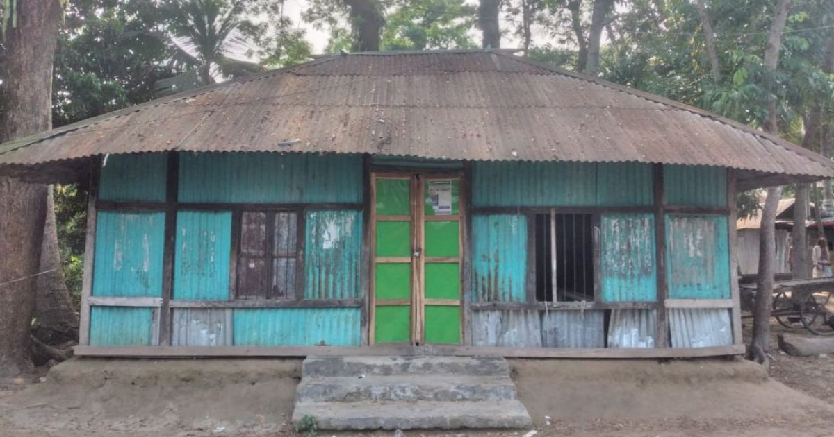 চরভদ্রাসনে হারিয়ে যাচ্ছে গ্রাম বাংলার ঐতিহ্যবাহী কাচারি ঘর