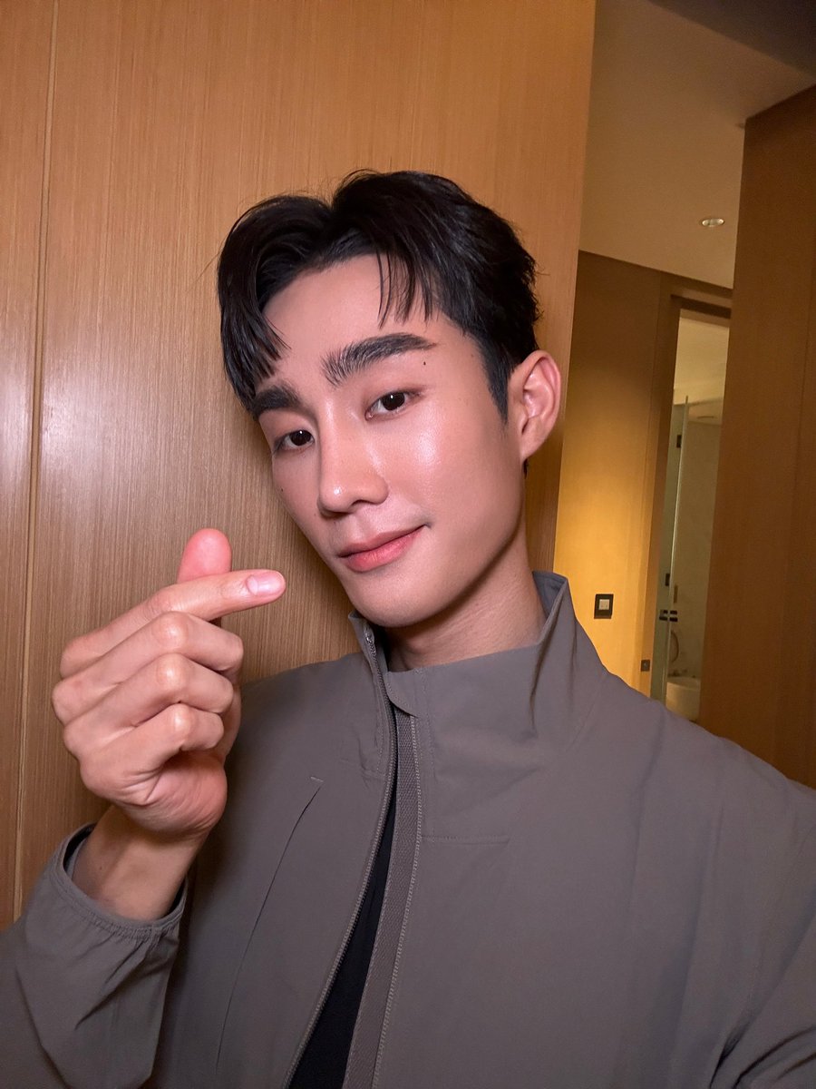 fforcejs's tweet photo. Love u kub 🦊🤍✨ #LULULEMONxFORCE https://t.co/1OTRL74mMI
